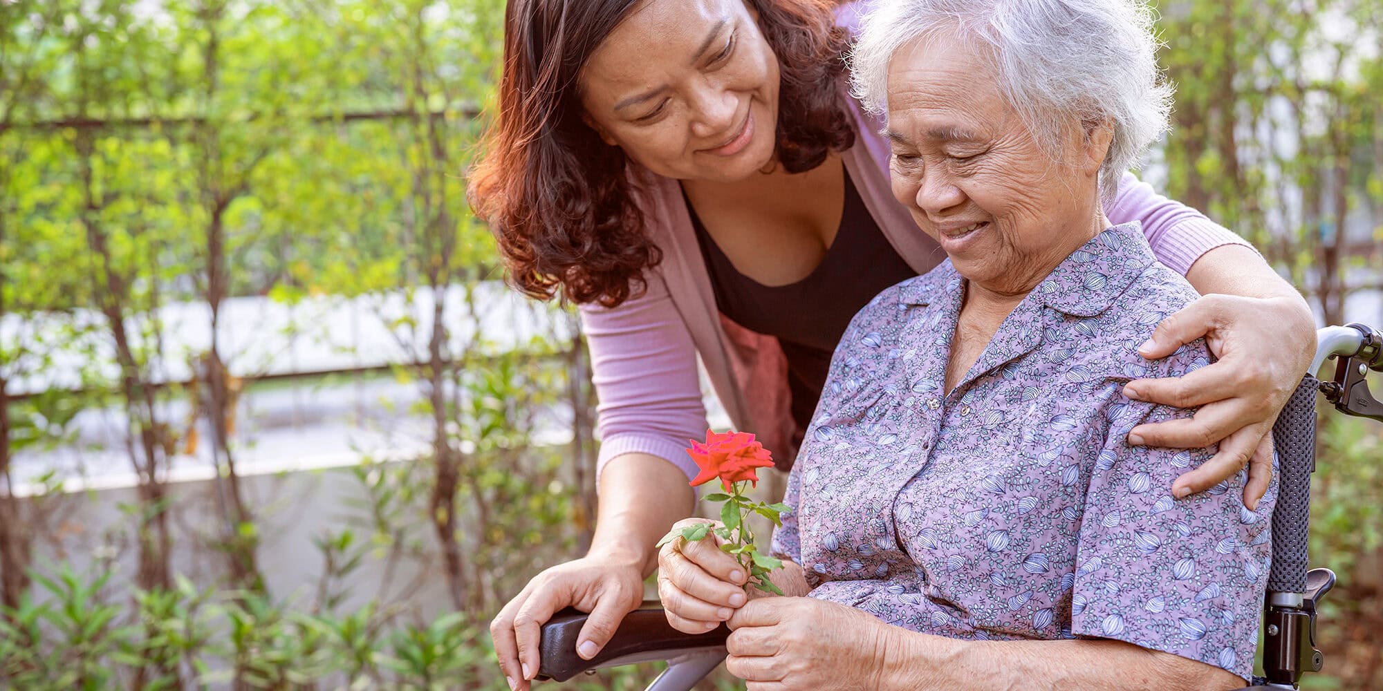 Senior woman and Daughter Helpful advice for seniors with dementia and their family